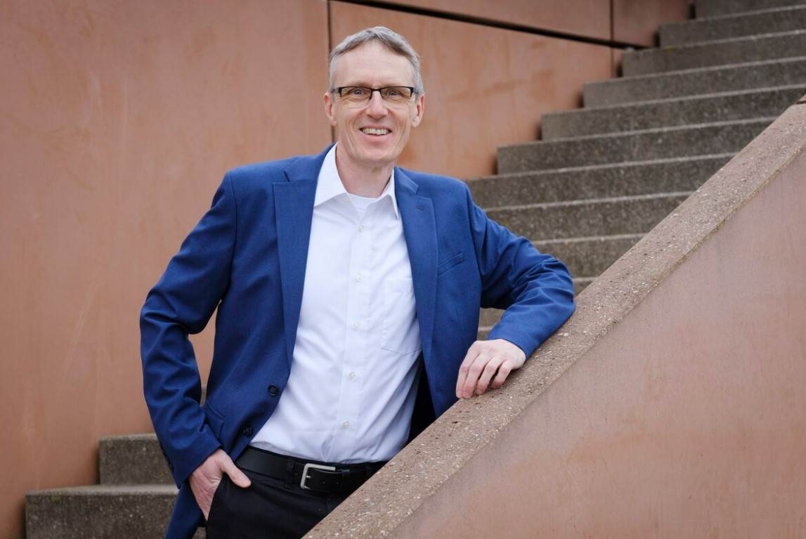 Ihr Ansprechpartner: Helge Ravenschlag